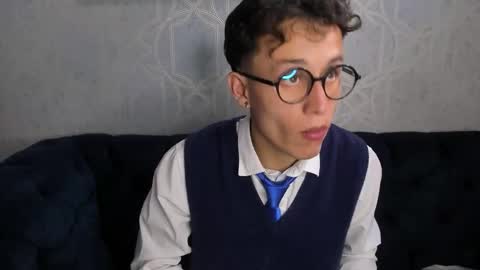 Snapshot of niklasravn chatting on 12-13-25, 08:14 NIko online show from 12-13-25, 08:14