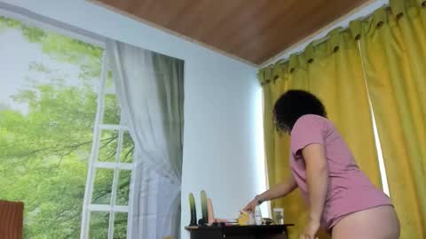 Snapshot of nikol32__ chatting on 10-09-25, 12:03 dayan online show from 10-09-25, 12:03