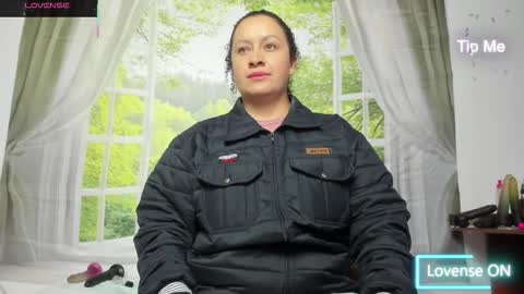 Snapshot of nikol32__ chatting on 12-02-25, 11:04 dayan online show from 12-02-25, 11:04