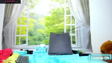 Snapshot of nikol32__ chatting on 05-22-26, 10:43 dayan online show from 05-22-26, 10:43