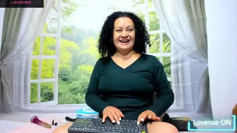 Snapshot of nikol32__ chatting on 05-29-26, 11:30 dayan online show from 05-29-26, 11:30