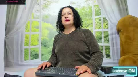Snapshot of nikol32__ chatting on 06-05-26, 10:43 dayan online show from 06-05-26, 10:43