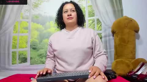 Snapshot of nikol32__ chatting on 06-09-26, 11:00 dayan online show from 06-09-26, 11:00