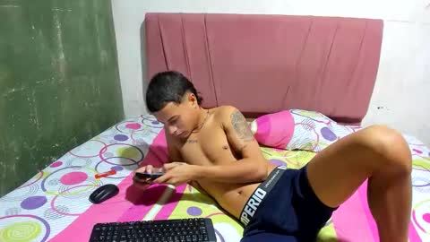 Snapshot of nikol_couple chatting on 05-01-26, 04:28 nikol_couple online show from 05-01-26, 04:28