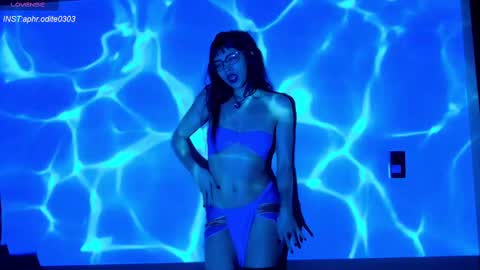 Snapshot of nikol_je chatting on 10-03-25, 10:18 Nicole cam online show from 10-03-25, 10:18