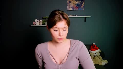 Snapshot of nikol_kitt chatting on 01-20-25, 07:57 Little Niko  Help me reach my goals online show from 01-20-25, 07:57