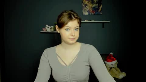 Snapshot of nikol_kitt chatting on 01-21-25, 07:50 Little Niko  Help me reach my goals online show from 01-21-25, 07:50