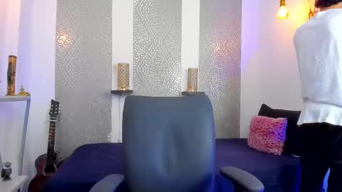    online show from 02-12-25, 08:06