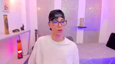    online show from 09-12-25, 04:12