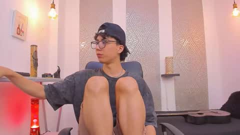    online show from 10-10-25, 05:39