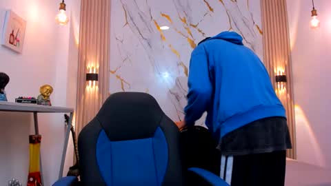    online show from 01-11-26, 03:44