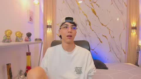 Snapshot of nikolay_gregori chatting on 05-06-26, 04:30 online show from 05-06-26, 04:30