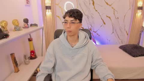 Snapshot of nikolay_gregori chatting on 05-20-26, 04:07 online show from 05-20-26, 04:07