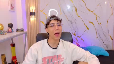 Snapshot of nikolay_gregori chatting on 06-09-26, 04:35 online show from 06-09-26, 04:35