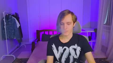 Snapshot of nikompell chatting on 02-27-25, 04:41 niko online show from 02-27-25, 04:41