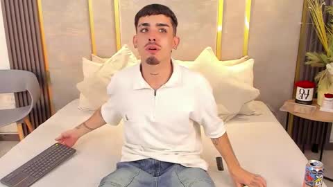 Snapshot of nikostone chatting on 12-16-25, 02:38 Niko Stone online show from 12-16-25, 02:38