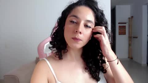 Snapshot of niky_blue chatting on 02-02-25, 04:37 niky_blue online show from 02-02-25, 04:37