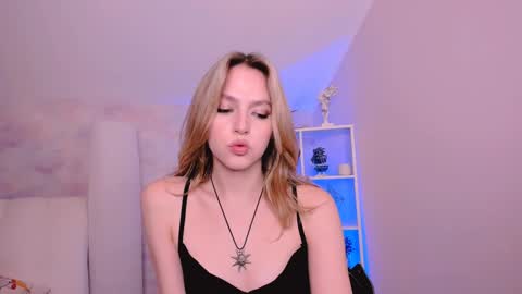 Veronica online show from 01-22-25, 05:17