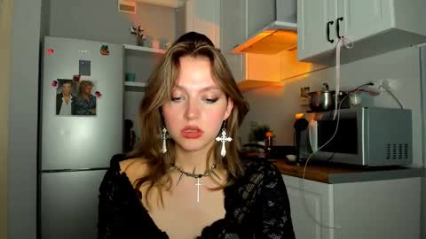 Veronica online show from 02-10-25, 05:19