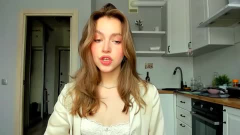 Veronica online show from 02-13-25, 10:55