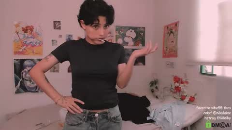 Snapshot of nikylaine chatting on 11-23-25, 09:47 Nikylaine online show from 11-23-25, 09:47