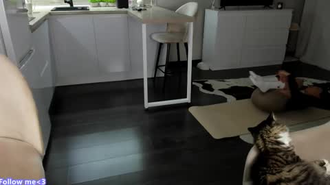 Bella online show from 02-23-25, 10:31