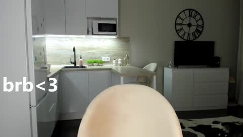 Bella online show from 02-26-25, 09:16