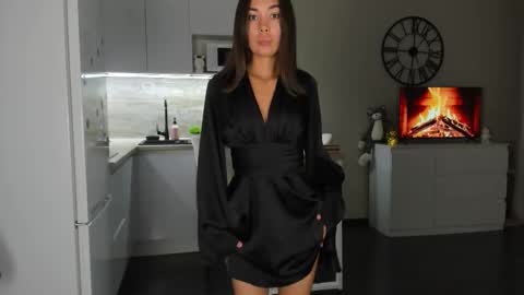 Bella online show from 09-20-25, 03:57