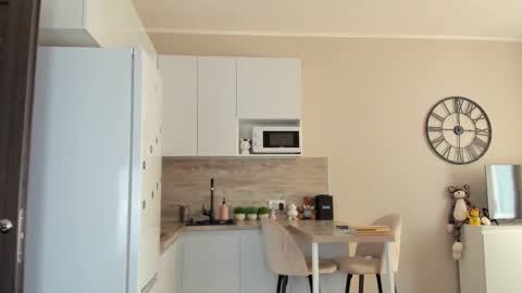 Bella online show from 03-28-26, 06:02