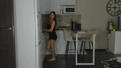 Bella online show from 04-23-26, 12:29