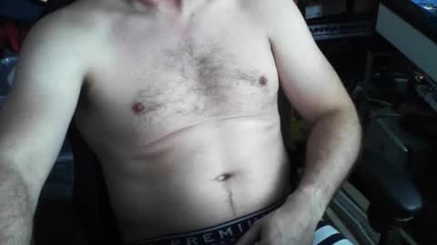 Snapshot of nillis chatting on 11-04-25, 11:42 nillis online show from 11-04-25, 11:42