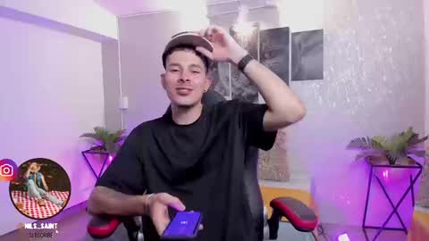 Snapshot of nils_saint chatting on 09-17-25, 04:14 Nils online show from 09-17-25, 04:14