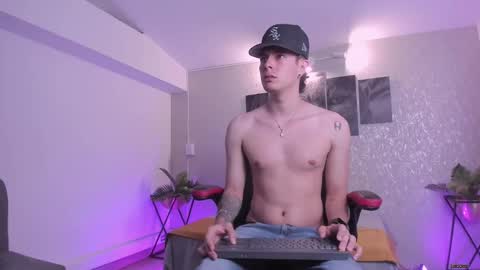 Snapshot of nils_saint chatting on 10-06-25, 04:21 Nils online show from 10-06-25, 04:21