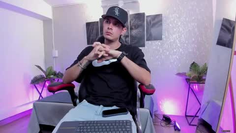 Snapshot of nils_saint chatting on 10-09-25, 03:48 Nils online show from 10-09-25, 03:48