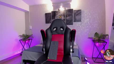 Snapshot of nils_saint chatting on 10-14-25, 04:02 Nils online show from 10-14-25, 04:02