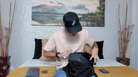 Snapshot of nils_saint chatting on 10-17-25, 04:15 Nils online show from 10-17-25, 04:15