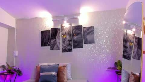 Snapshot of nils_saint chatting on 10-25-25, 04:09 Nils online show from 10-25-25, 04:09