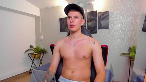 Snapshot of nils_saint chatting on 10-28-25, 04:16 Nils online show from 10-28-25, 04:16