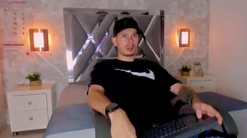 Snapshot of nils_saint chatting on 11-17-25, 03:01 Nils online show from 11-17-25, 03:01