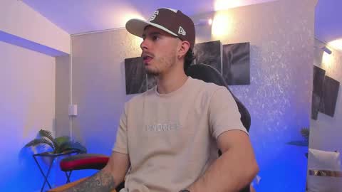 Snapshot of nils_saint chatting on 11-22-25, 06:45 Nils online show from 11-22-25, 06:45