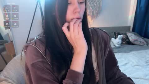 Jennet online show from 09-18-25, 01:24