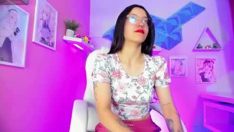 Snapshot of nina__dixon chatting on 01-23-25, 08:13 Nina online show from 01-23-25, 08:13