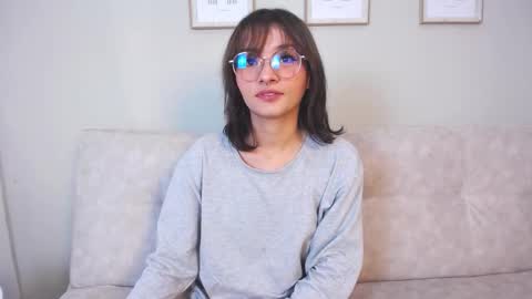 Nina online show from 10-22-25, 04:13