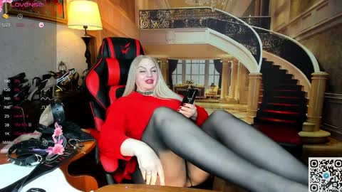 Nina online show from 04-09-26, 11:32