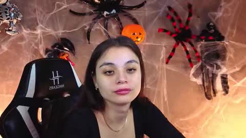 Snapshot of nina_fierce chatting on 10-23-25, 03:17 Ketrin online show from 10-23-25, 03:17