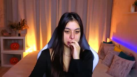 Snapshot of nina_fierce chatting on 11-22-25, 02:43 Ketrin online show from 11-22-25, 02:43