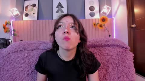 nina_ford_ online show from 04-26-26, 12:03