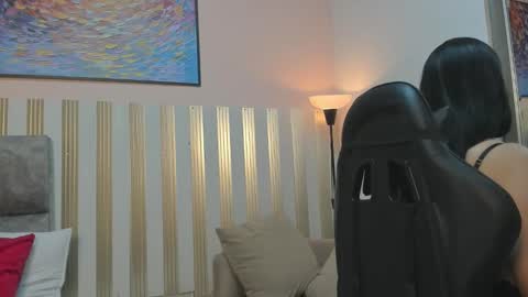 nina_glow_ online show from 03-12-26, 11:27