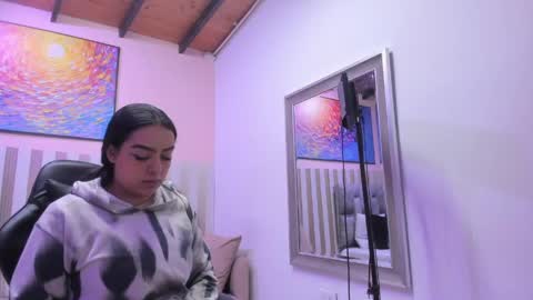 nina_glow_ online show from 04-23-26, 11:20