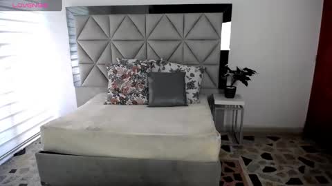  Nina  online show from 01-08-25, 08:29